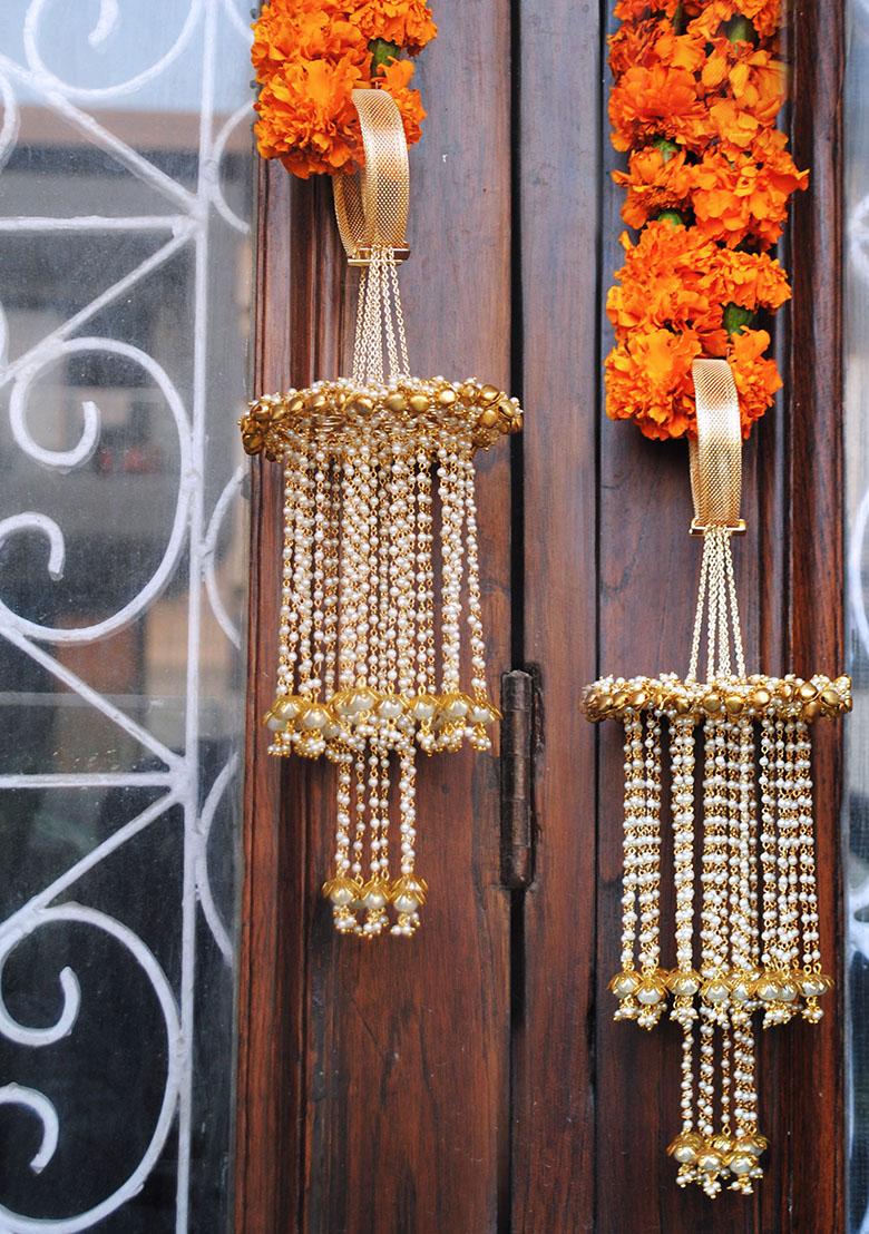 White Bold Bangle Style