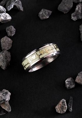 Black Rhodium Plated Silver Toned Stainlessteel Finger Ring For Men