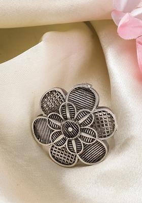 Silver Toned Floral Shape Adjustable Finger Ring