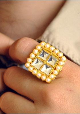 Gold Kundan Mixed Alloy Ring
