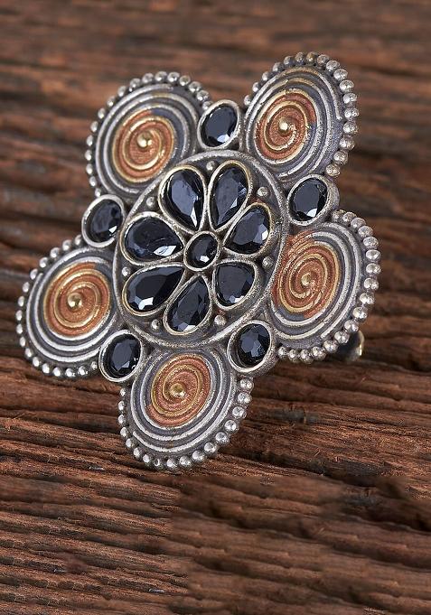 Golden White Black Kundan Finger Ring