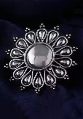 Silver Elegant Silver Floral Ring For Women With Dotted End Design