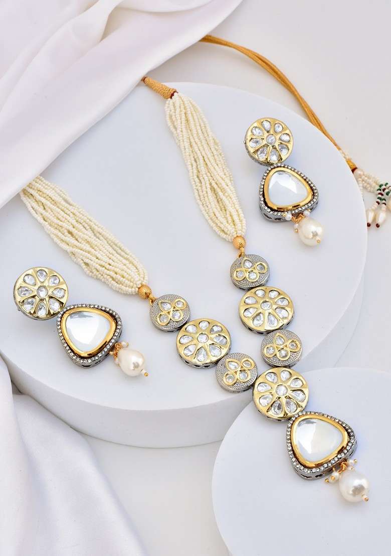 White Silver Tone Kundan Necklace Set - Indya