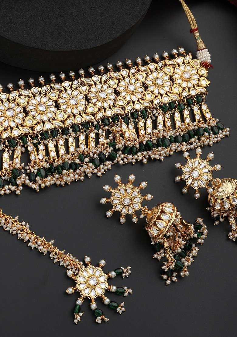 Green Polki Choker Necklace Set With Maangtika - Indya