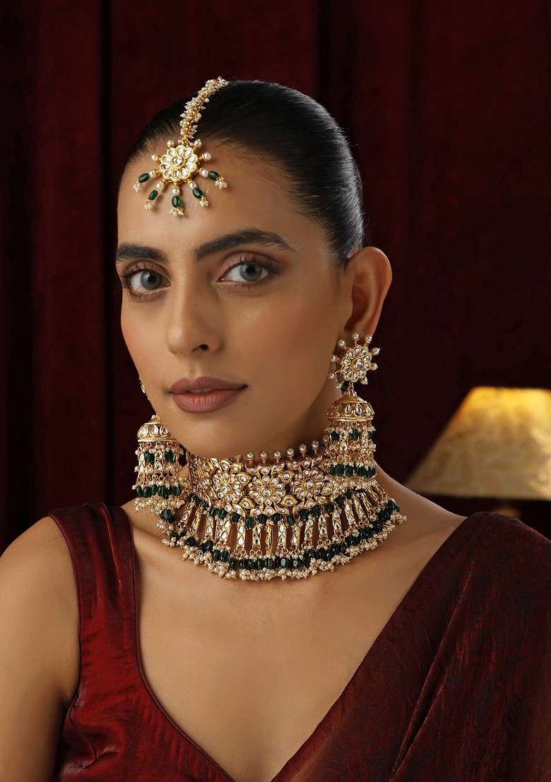 Green Polki Choker Necklace Set With Maangtika - Indya