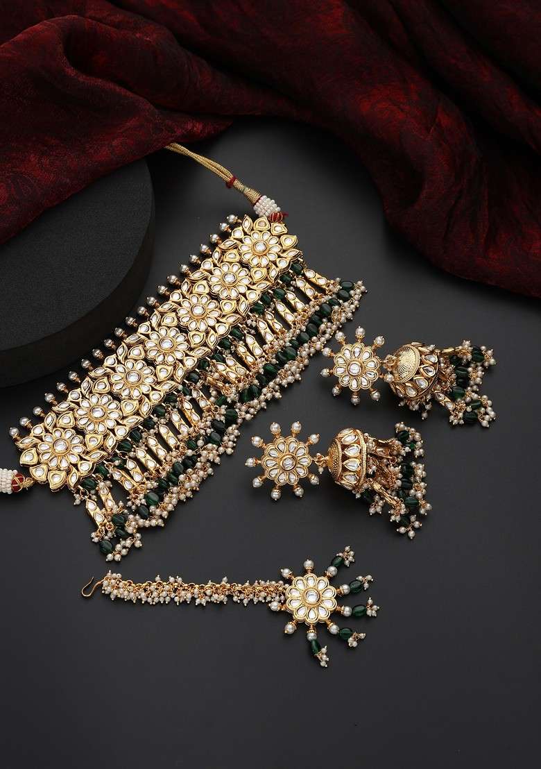 Green Polki Choker Necklace Set With Maangtika - Indya