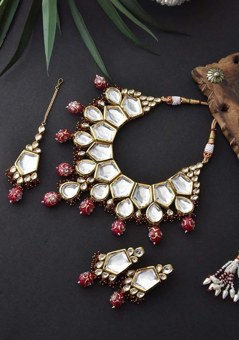 Red Gold Tone Kundan Necklace Set With Maangtika - Indya