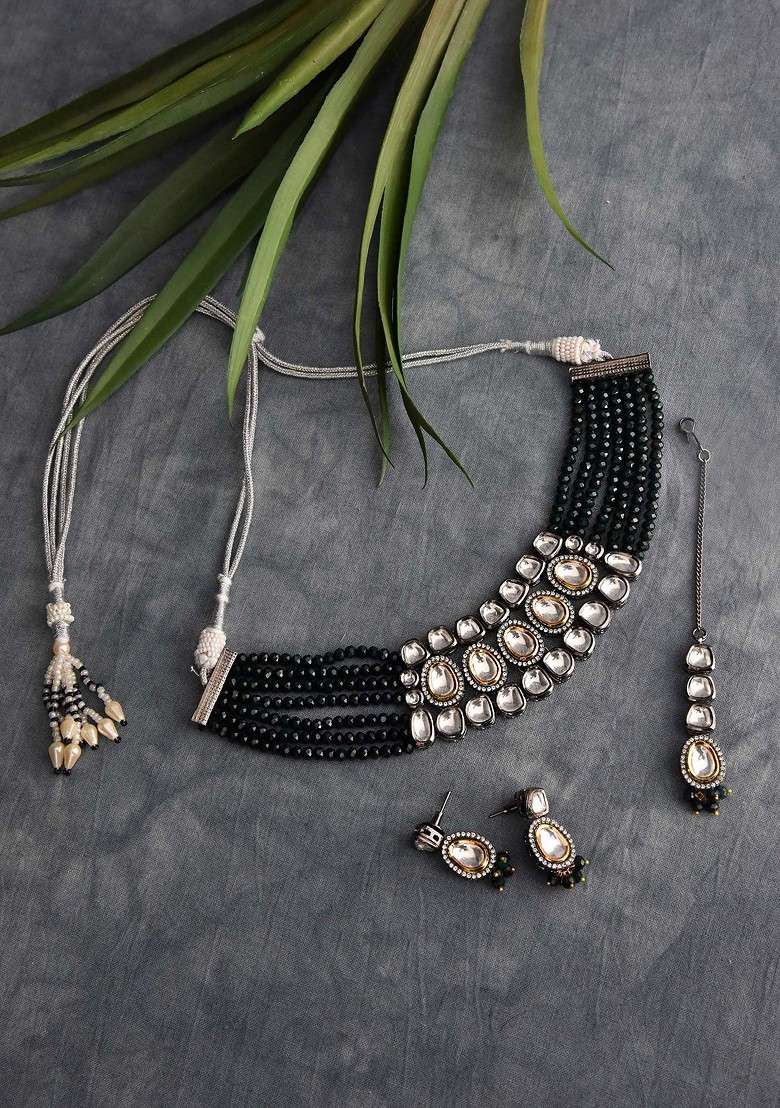Green Rhodium Plated Kundan Choker Necklace Set With Maangtika - Indya