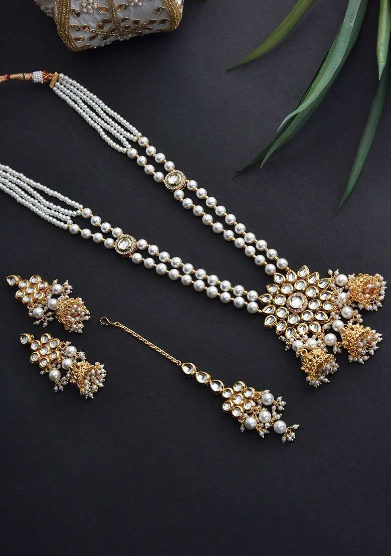 White Gold Tone Long Kundan Necklace Set With Maangtika - Indya