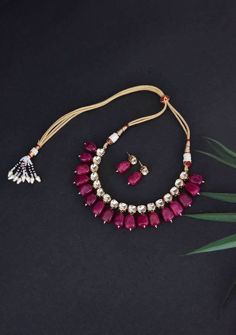 Maroon Gold Tone Kundan Necklace Set - Indya