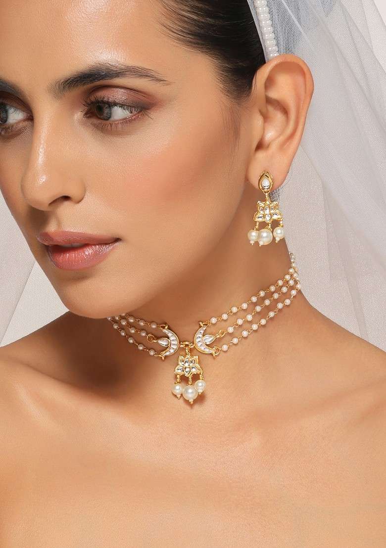 White Gold Tone Kundan Necklace Set - Indya