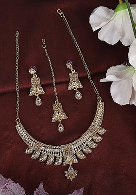 Gold Plated Cubic Zirconia Necklace Set With Maang Tikka