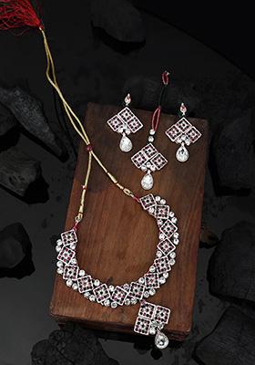 Multicolour Silver Plated Artificial Stone Necklace Set With Maang Tikka