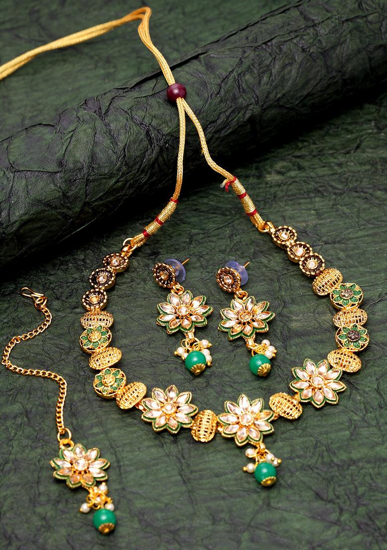 Green Gold Plated Kundan Necklace Set With Maang Tikka