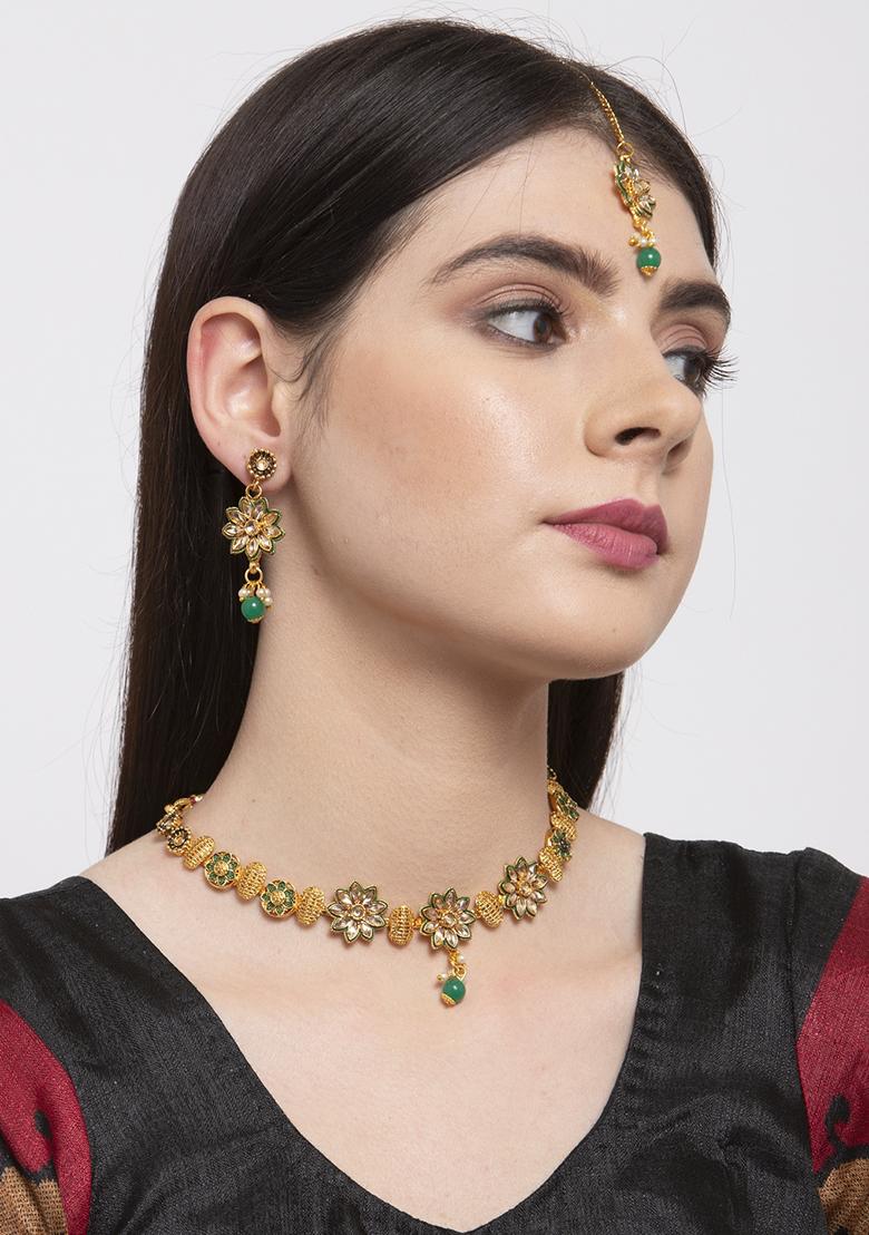 Green Gold Plated Kundan Necklace Set With Maang Tikka