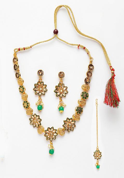 Green Gold Plated Kundan Necklace Set With Maang Tikka
