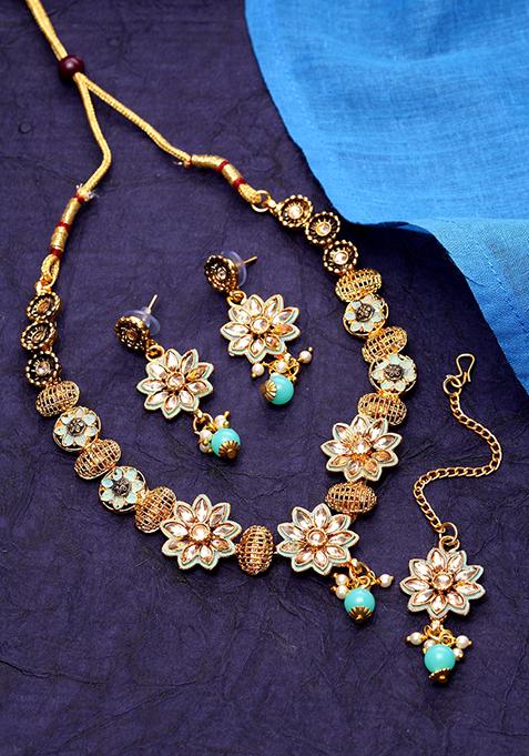 Sea Green Gold Plated Kundan Necklace Set With Maang Tikka