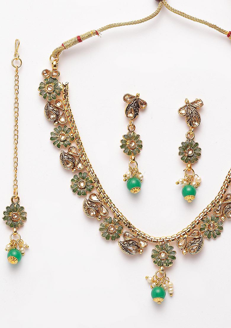 Green Gold Plated Kundan Necklace Set With Maang Tikka