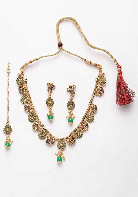 Green Gold Plated Kundan Necklace Set With Maang Tikka