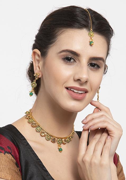 Green Gold Plated Kundan Necklace Set With Maang Tikka