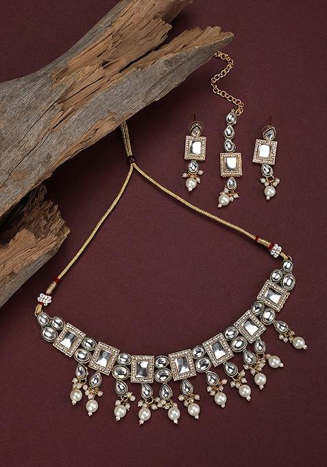 Kundan Gold Tone White Stone Studded Choker Necklace With Earring Maang Tikka