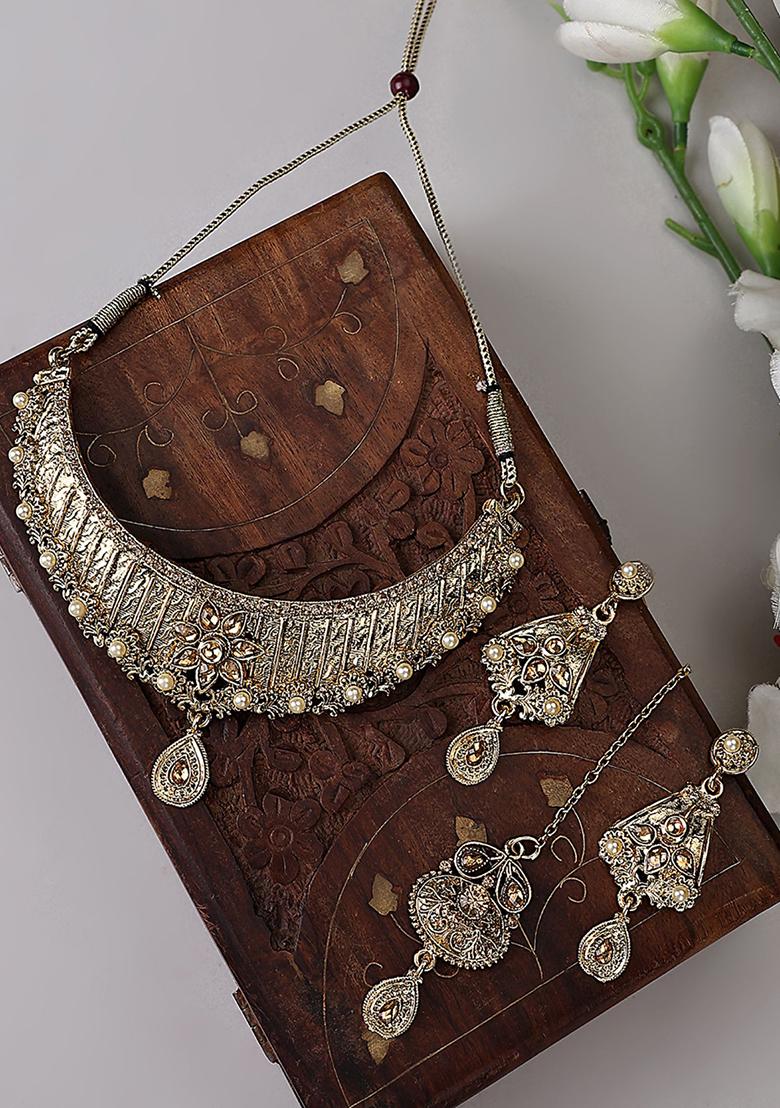 Designer Gold Plated Traditional Matte Finish Necklace With Earring Maang Tikka