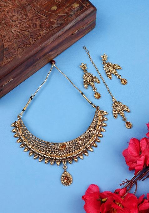 Designer Gold Plated Traditional Matte Finish Necklace With Earring Maang Tikka