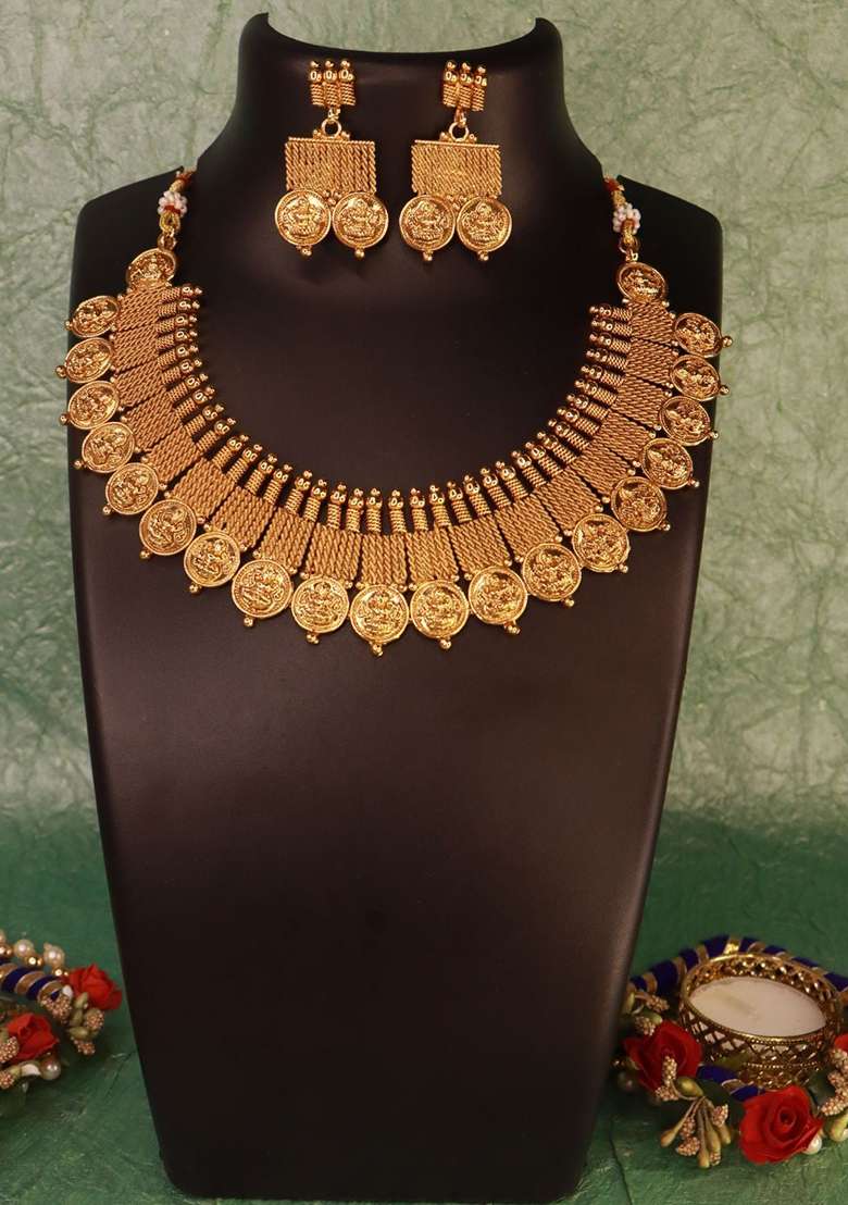 Gold Plated Traditional Style Choker Necklace Jewellery Set - Indya