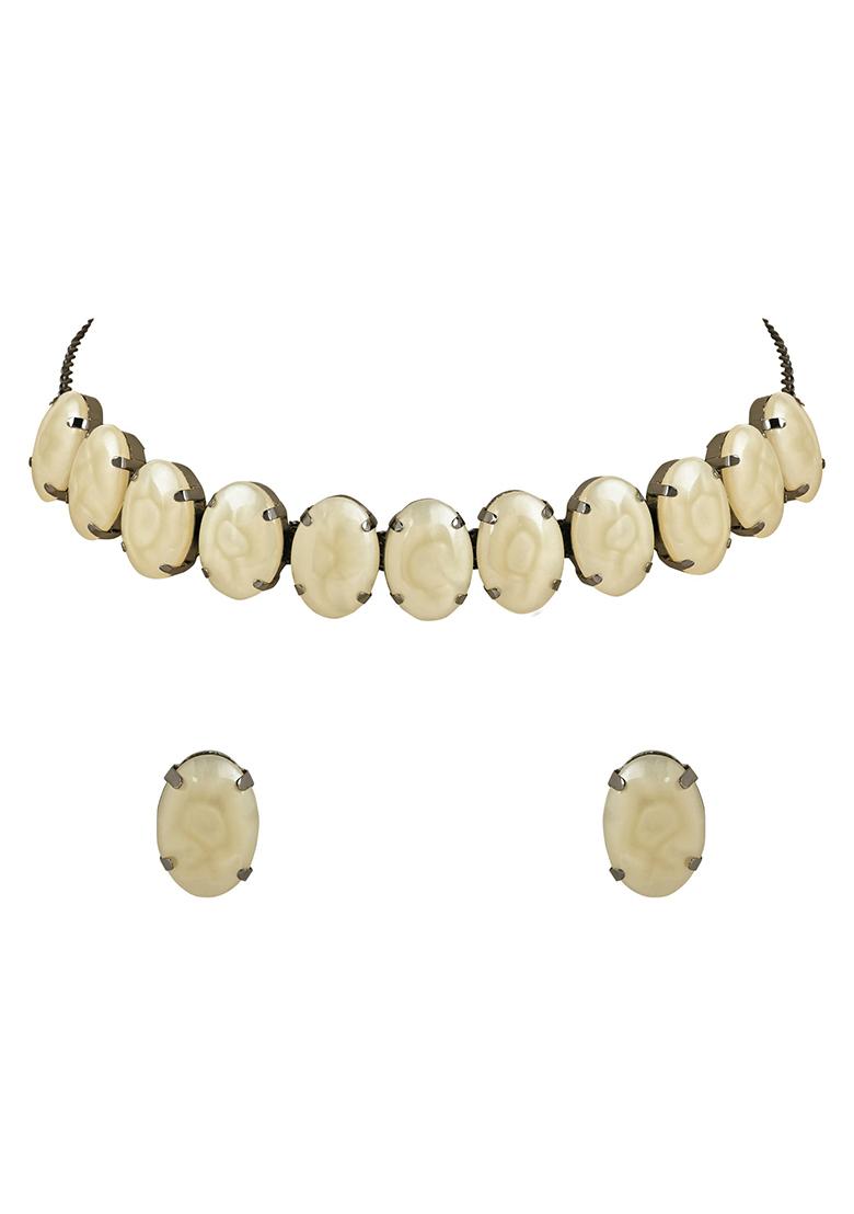 Glamorous Fashionable Eye Catching Cream Beaded Choker And Earrings Set