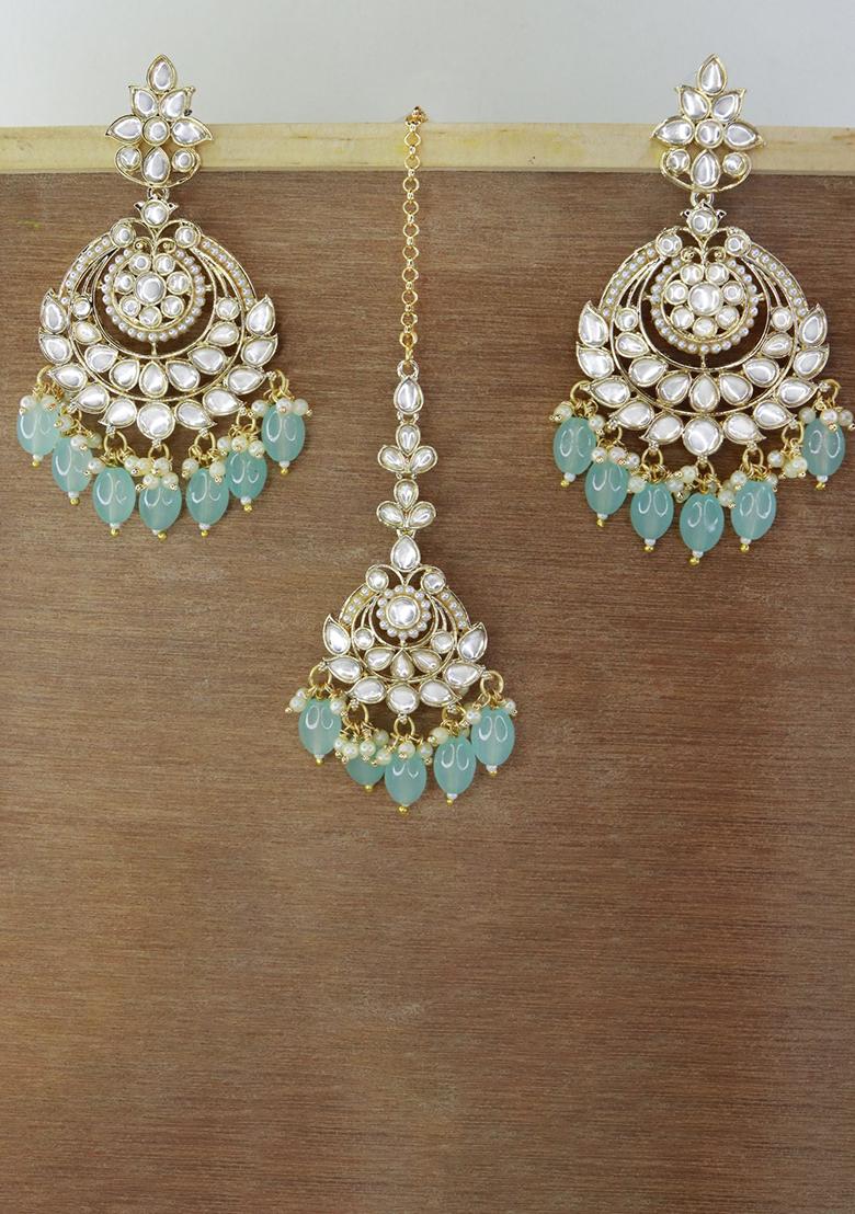 Gold Plated Traditional Kundan And Pearl Chandbali Earrings With Maang Tikka Set