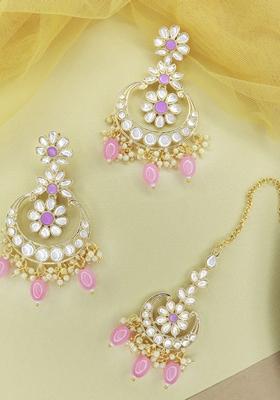 Gold Plated Traditional Kundan And Pearl Chandbali Earrings With Maang Tikka Set