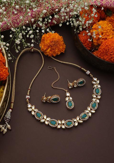 Green Gold Toned Kundan Necklace Set