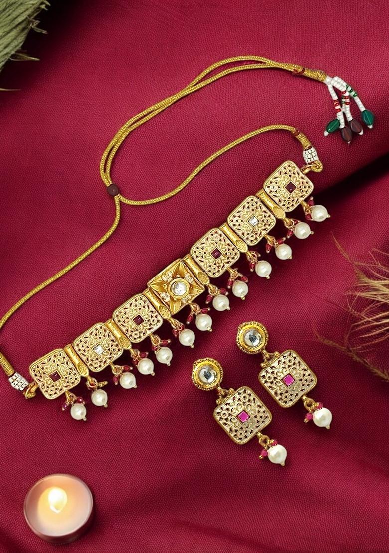Gold Kundan Studded Necklace Set