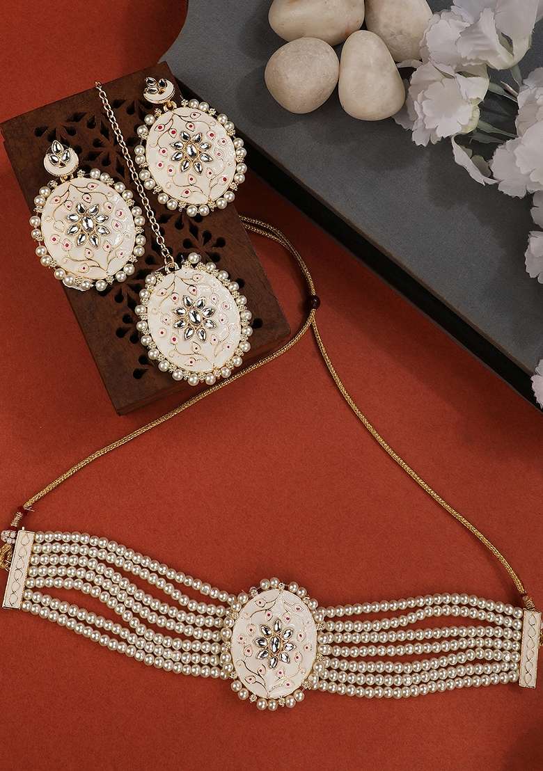 White Pearl Necklace Set With Maang Tikka - Indya