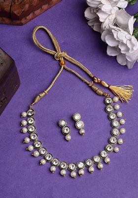 Gold Gold Plated Round Shape Kundan Studded Short Jewellery Set