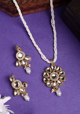 Gold Gold Plated Kundan Studded & Pearls Long Jewellery Set