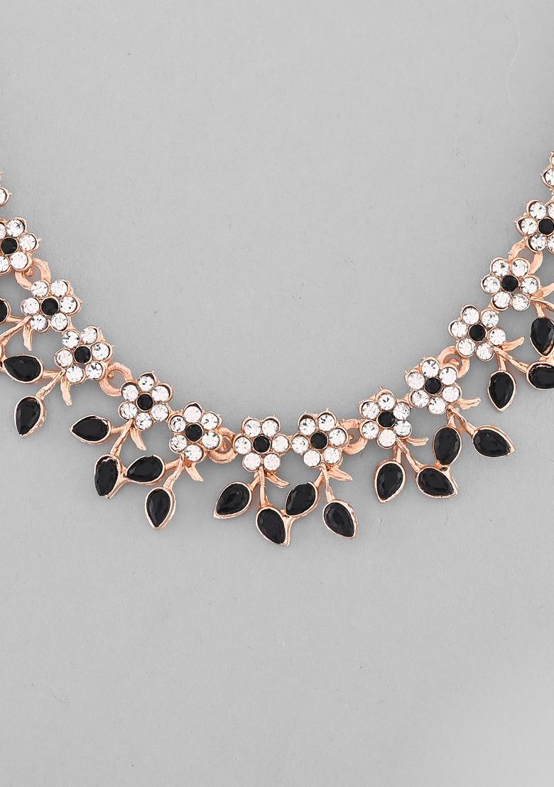 Black Stone Studded Necklace Set