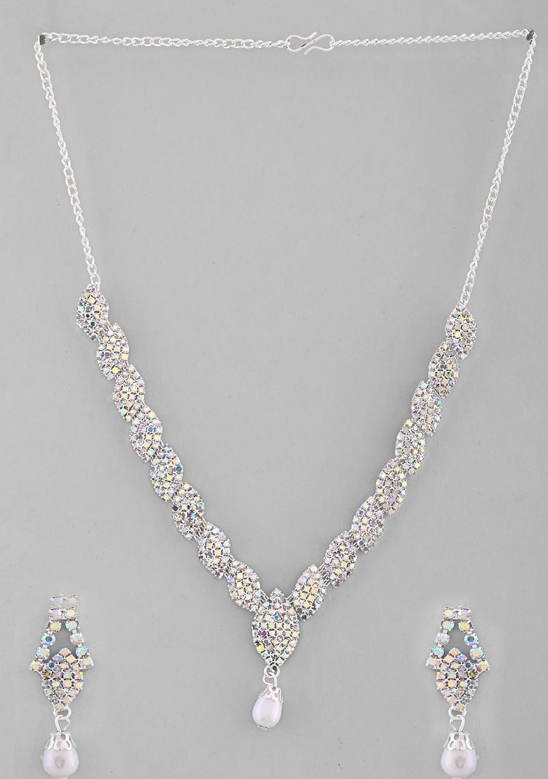 Silver Plated Cz Stone Studded With Pearl Necklace Set