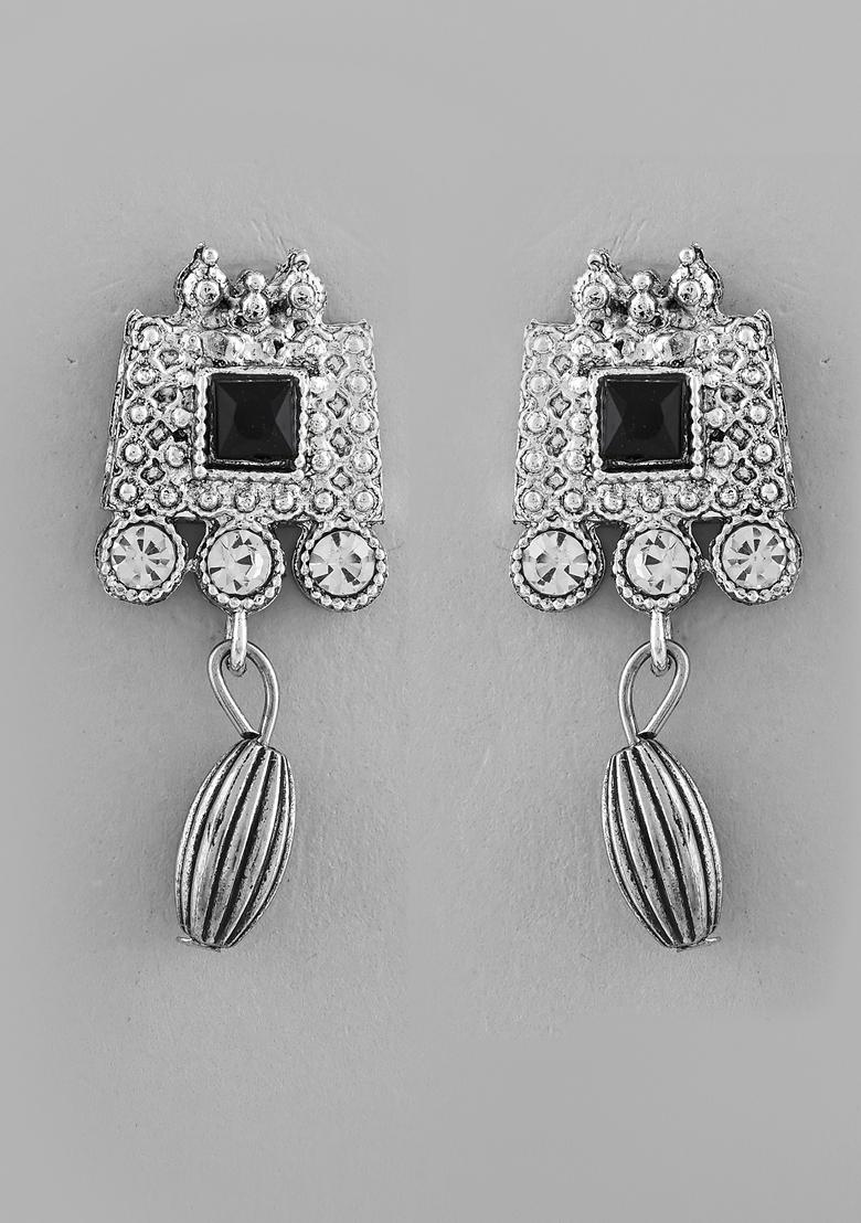 Silver Plated Black Stone Studded Oxidized Necklace Set