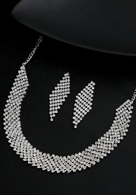 Silver Plated Ad Studded Choker And Earrings Set