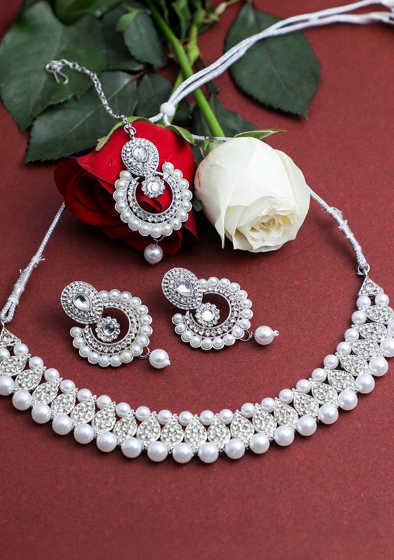 Silver Plated Stone Studded Choker Necklace Set With Mang Tikka - Indya
