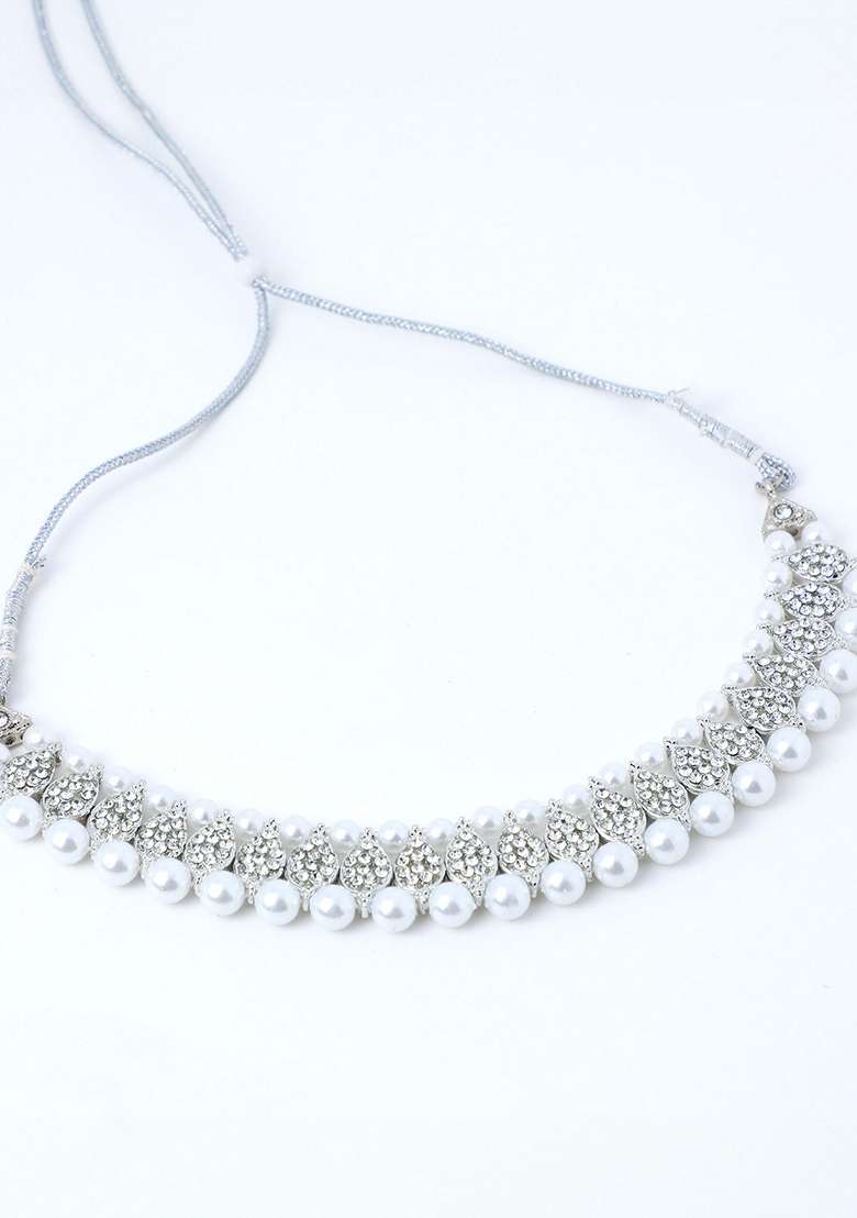Silver Plated Stone Studded Choker Necklace Set With Mang Tikka - Indya