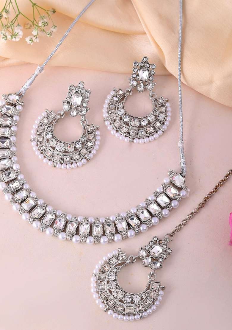 Silver Plated Stone Studded Necklace Set With Maang Tikka - Indya