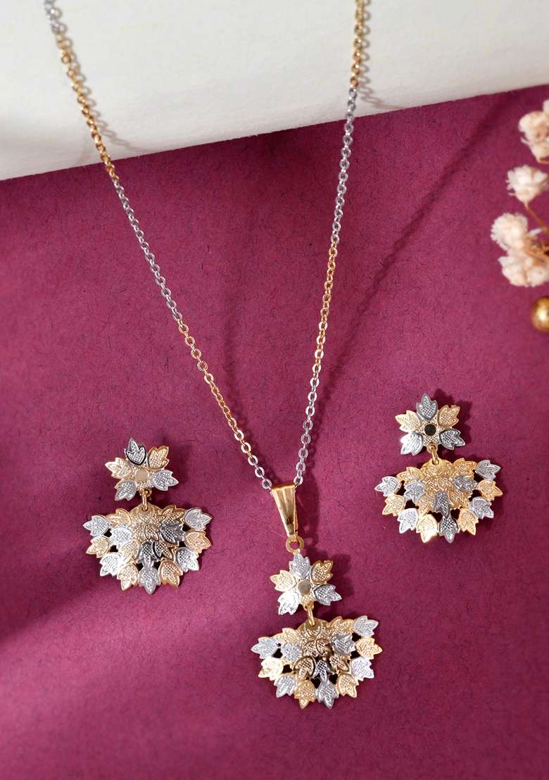Gold Plated Chain With Leaf Shaped Pandent And Leaf Shaped Earrings - Indya