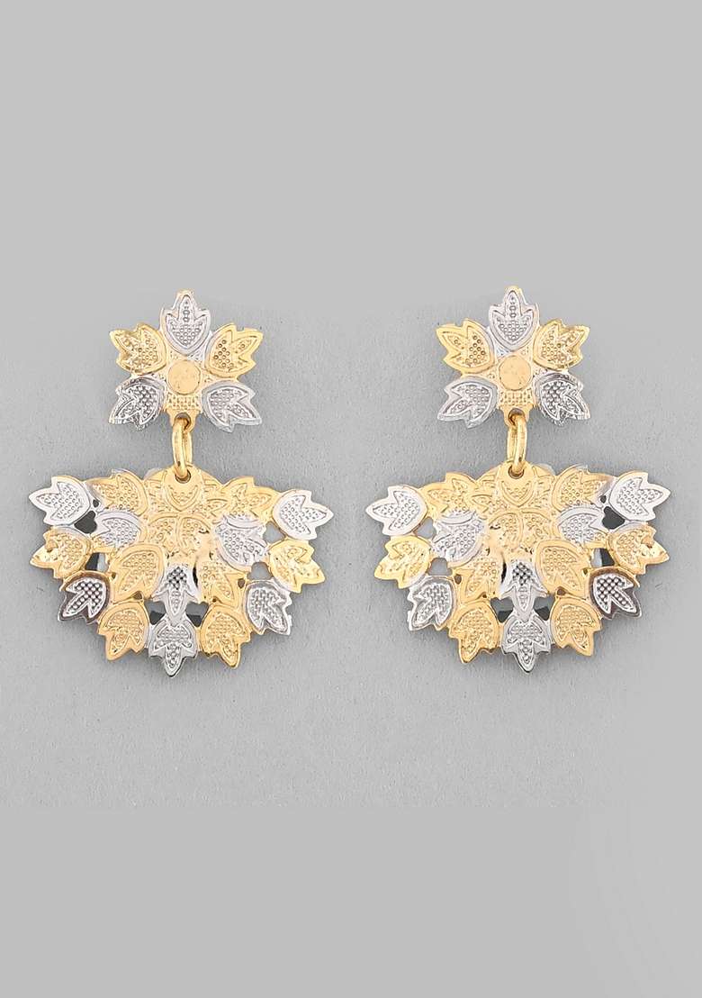 Gold Plated Chain With Leaf Shaped Pandent And Leaf Shaped Earrings - Indya