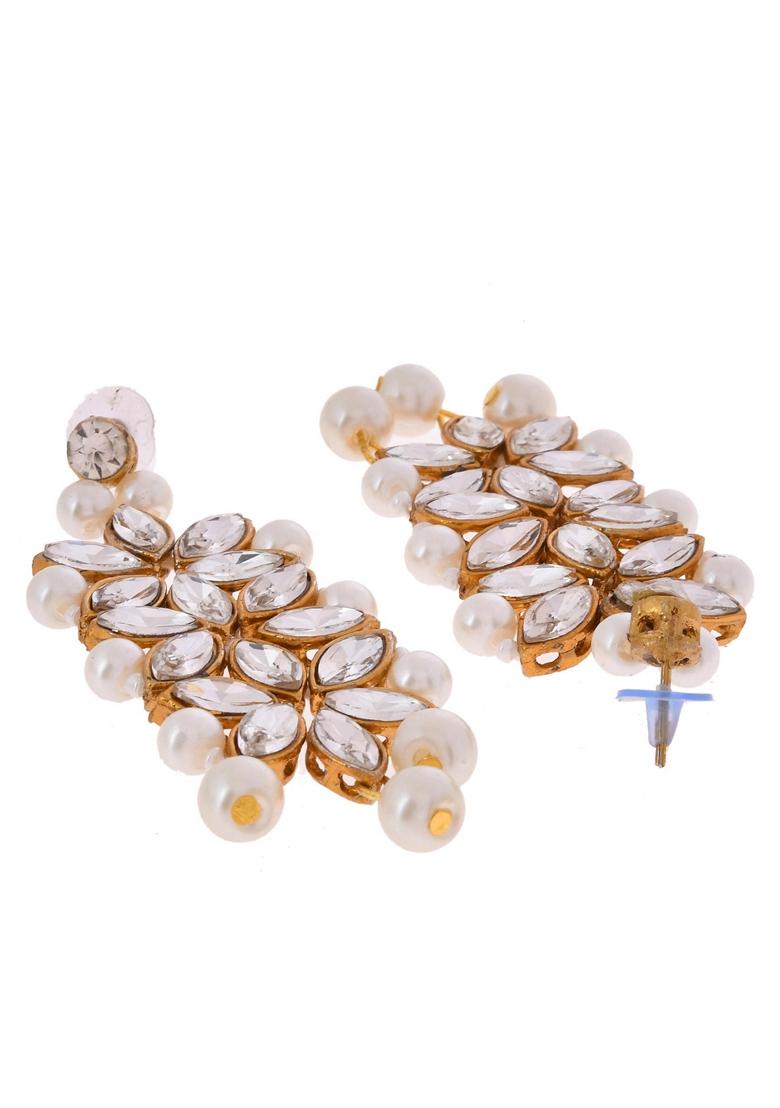 White Pearl And Kundan Necklace With Earrings And Maang Tikka Set