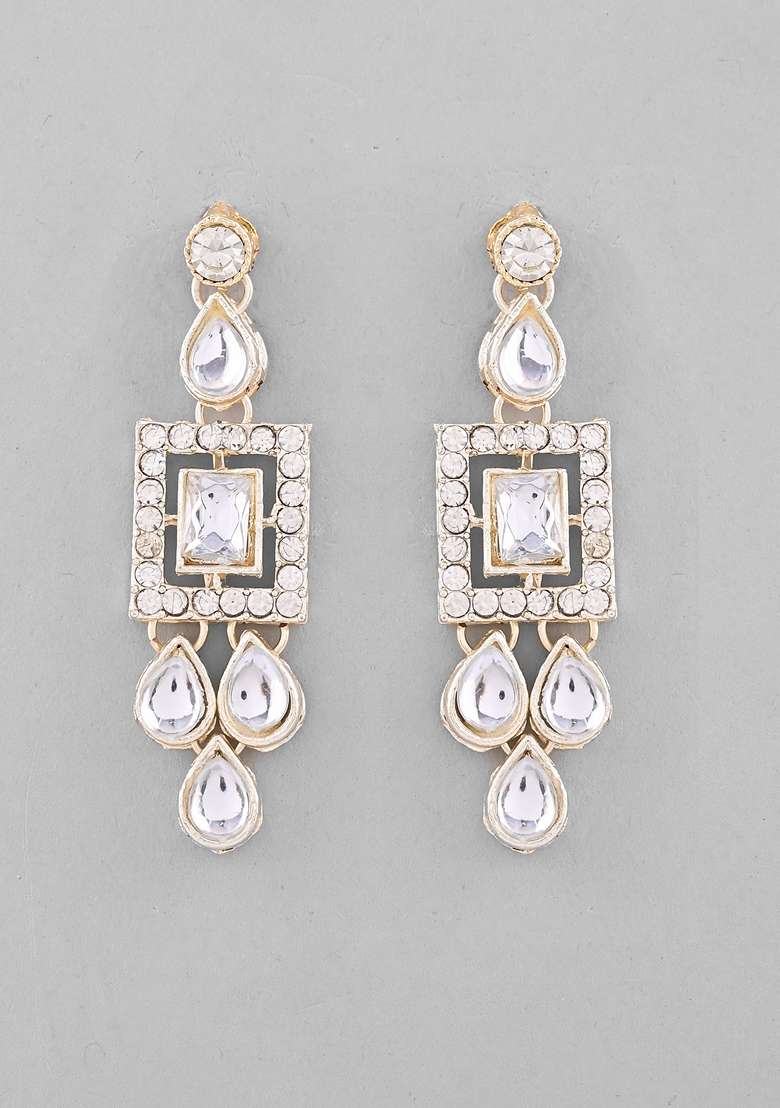 Silver Plated Stone Necklace With Earrings And Mangtikka - Indya