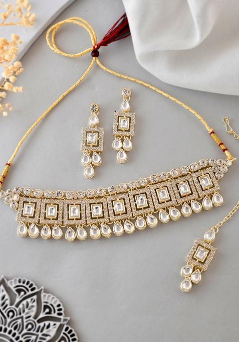 Silver Plated Stone Necklace With Earrings And Mangtikka