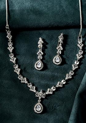 Silver Plated Elegent Designer Ad Necklace Set