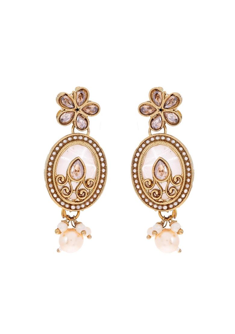 White Kundan Stone Necklace With Maang Tikka And Earrings Set